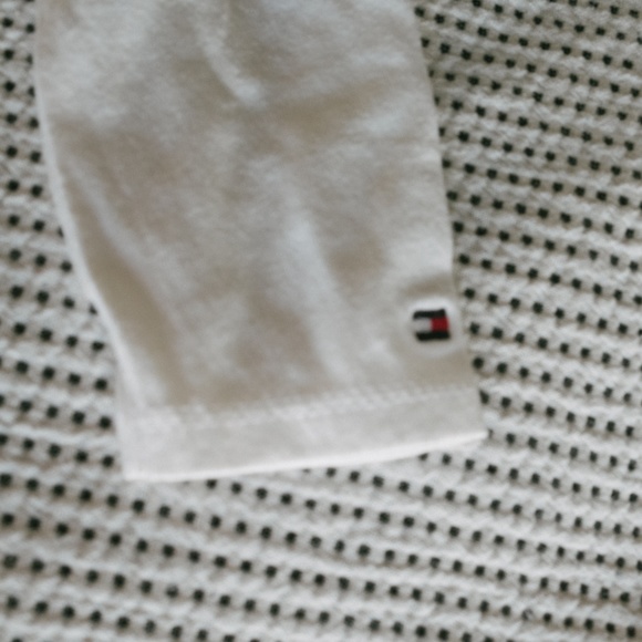 NWT - Tommy hilfiger shirt - Picture 2 of 4